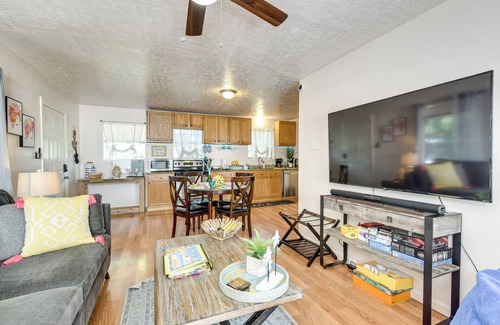 Bacliff Apartamento | 3 Mi to Boardwalk: Bacliff Apartment w/ Hot Tub