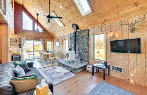 Hobart Casa | 3 Mi to Catskill Trail Stamford Cottage with Views