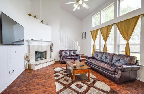 Euless Casa | 3 Mi to DFW Pet-Friendly Euless Home