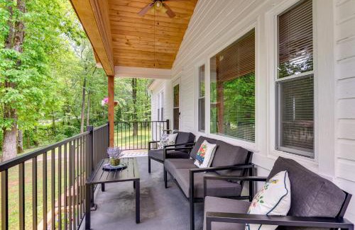 Forest City Casa | 3 Mi to Dtwn and Holiday Events! Forest City Retreat