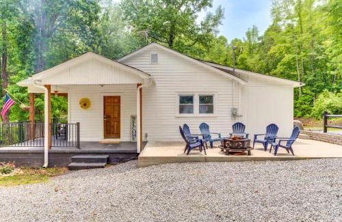 Forest City Casa | 3 Mi to Dtwn and Holiday Events! Forest City Retreat