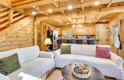 Screamer Mountain Casa | 3 Mi to Dtwn Clayton Cabin with Trail Access!
