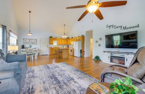 Hiawassee Cabaña | 3 Mi to Dtwn Hiawassee: Mountain Cottage w/ Views