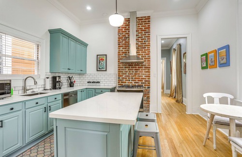 Mid-City Casa | 3 Mi to Dtwn New Orleans: Historic Cottage w/ Yard