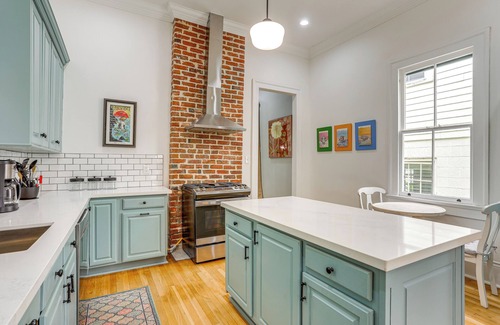 Mid-City Casa | 3 Mi to Dtwn New Orleans: Historic Cottage w/ Yard