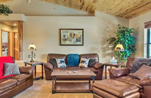 Show Low Casa | 3 Mi to Dtwn Show Low Retreat with 2 Decks