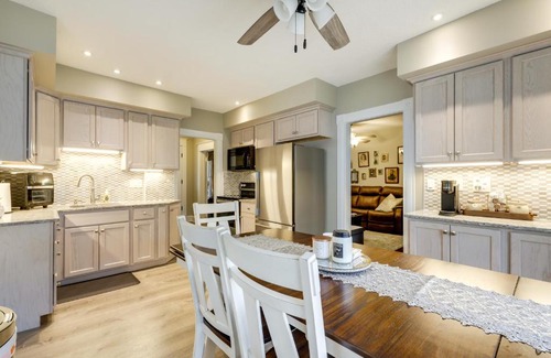 Springfield Casa | 3 Mi to Dtwn Springfield Home with Deck!