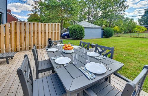 Lexington Apartamento | 3 Mi to Dtwn Updated Retreat with Deck in Lexington