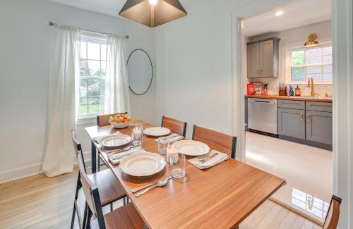 Lexington Apartamento | 3 Mi to Dtwn Updated Retreat with Deck in Lexington