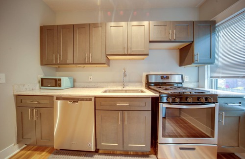 Tremont Apartamento | 3 Mi to Dtwn: Walkable Apt in Cleveland!