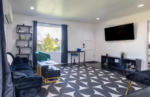 Auburn Casa | 3 Mi to Emerald Downs Pet-Friendly Home