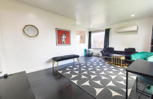 Auburn Casa | 3 Mi to Emerald Downs Pet-Friendly Home