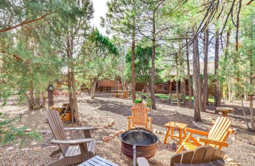 Show Low Casa | 3 Mi to Fool Hollow Lake Cozy Cabin with Fire Pit