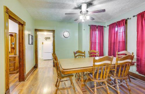 Beatrice Casa | 3 Mi to Golf - Beatrice Vacation Home!