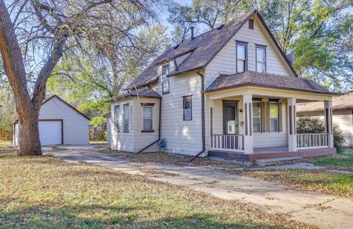Beatrice Casa | 3 Mi to Golf - Beatrice Vacation Home!