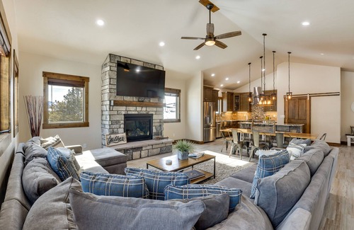 Innsbruck Val Moritz Cabina | ~ 3 Mi to Granby Ranch: Spacious Cabin Home!
