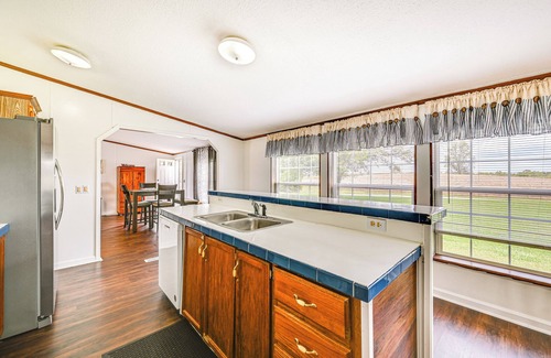 Cane Valley Casa | 3 Mi to Green River Lake: Quiet Farmhouse w/ Yard