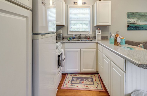 Hampstead Casa | 3 Mi to ICW: Coastal Carolina Home w/Pool Access