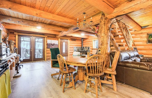 Sterling Cabina | 3 Mi to Kenai River: Secluded Sterling Cabin!