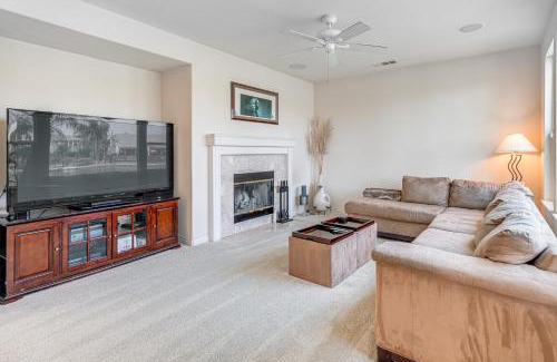 Tracy Casa | 3 Mi to Main St Tracy Homey Retreat with Game Room!