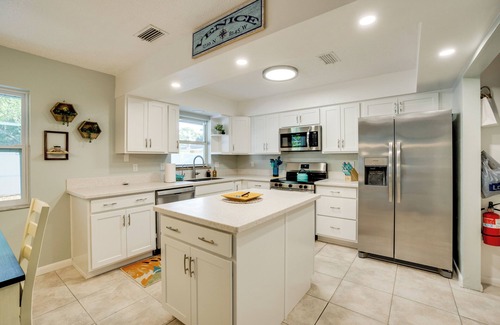 South Venice Casa | 3 Mi to Manasota Key: Stylish Single-Story Home!
