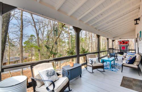 Marietta Casa | 3 Mi to Marietta Square Hot Tub Haven with 2 Patios