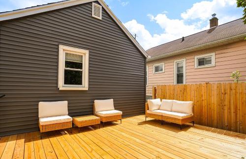 Lansing Apartamento | 3 Mi to Michigan State! Studio with Furnished Deck