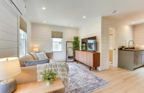 Lansing Apartamento | 3 Mi to Michigan State! Studio with Furnished Deck