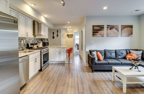 Trinidad Apartamento | 3 Mi to National Mall: DC Apt w/ Fenced Yard