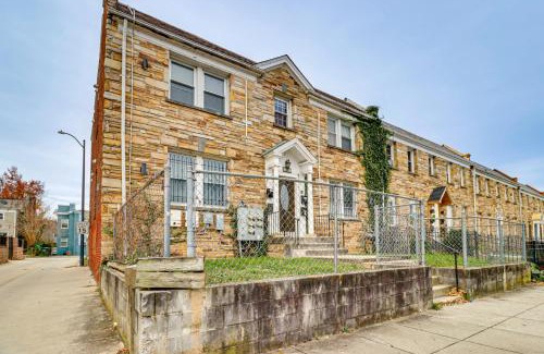 Trinidad Apartamento | 3 Mi to National Mall DC Apt with Fenced Yard