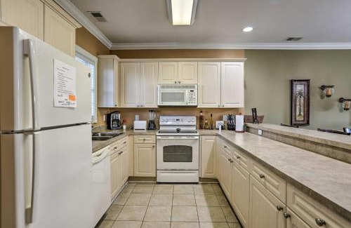 Central Myrtle Beach Apartamento | 3 Mi to Ocean Resort Condo in Myrtle Beach!