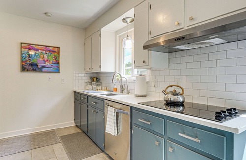 Clintonville Casa | 3 Mi to Ohio State: Updated Home w/Yard!