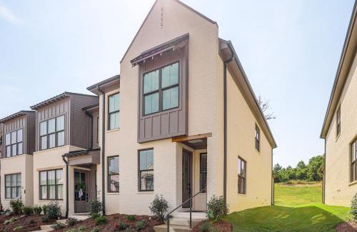 Oxford Casa | 3 Mi to Ole Miss, New Build Inviting Townhome!