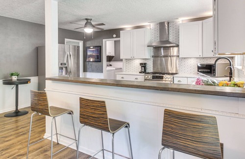 Norman Casa | 3 Mi to OU Campus: Norman Home w/Sleek Interior!