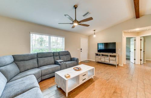 Englewood East Casa | 3 Mi to Public Beach Port Charlotte Getaway!