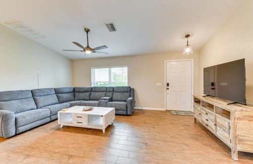 Englewood East Casa | 3 Mi to Public Beach Port Charlotte Getaway!