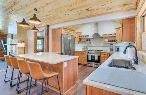 Angel Fire Casa | 3 Mi to Resort Year-Round Angel Fire Getaway!