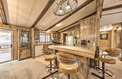 Ruidoso Cabaña | 3 Mi to Ruidoso Winter Park: Home w/ Fireplace!