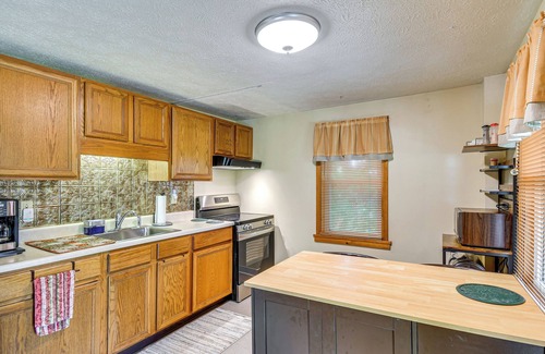 Waterloo Apartamento | 3 Mi to Seneca Lake: Couple's Apt w/ River Access