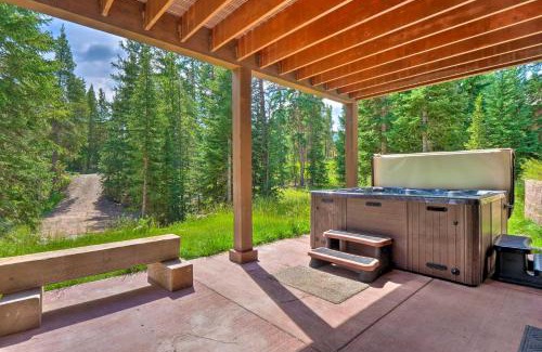 Crown Casa | 3 Mi to Ski Resort Modern Breck Home with Hot Tub!