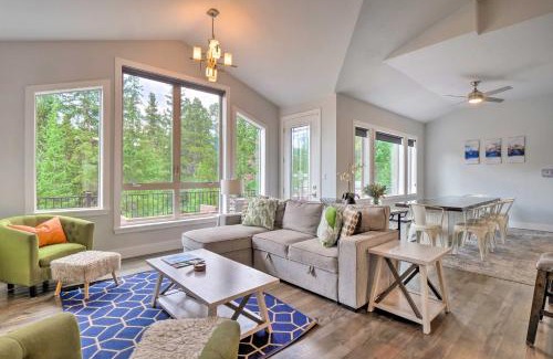 Crown Casa | 3 Mi to Ski Resort Modern Breck Home with Hot Tub!