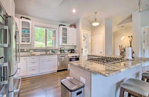 Crown Casa | 3 Mi to Ski Resort Modern Breck Home with Hot Tub!