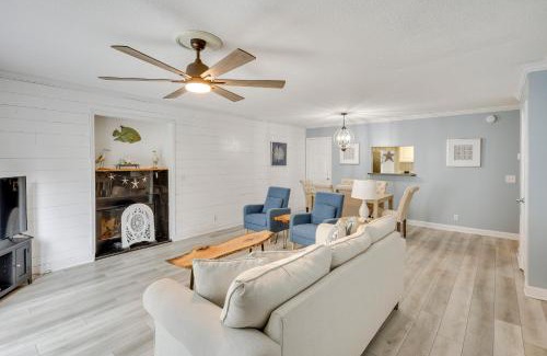 Saint Simons Island Apartamento | 3 Mi to St Simons Beach Gem with Pool Access and Deck