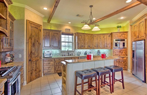 Weston Casa | < 3 Mi to Texas Tulips: Pilot Point Home w/ Patio