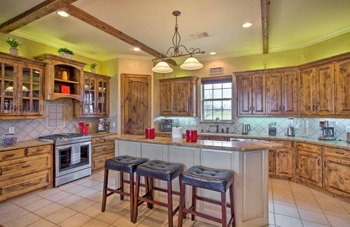 Weston Casa | < 3 Mi to Texas Tulips: Pilot Point Home w/ Patio