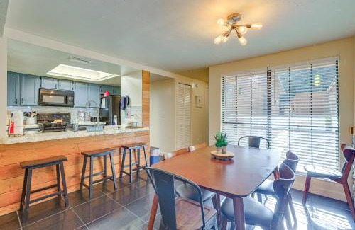 Gainesville Casa | 3 Mi to UF Townhome with Patio in Gainesville!