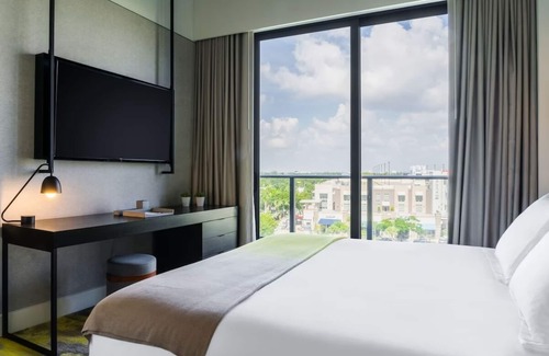 Midtown Hotel | 3 Midtown Miami Modern Suite with City View and Pool, Fitness, Deck Tennis Court