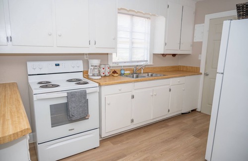 Northport Casa | 3 Miles from Campus!