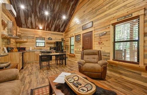 Board Camp Cabina | 3 miles on ATV to Wolf Pen Gap, Luxury Cabin slp 5