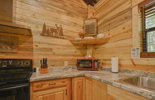Board Camp Cabina | 3 miles on ATV to Wolf Pen Gap, Luxury Cabin slp 5